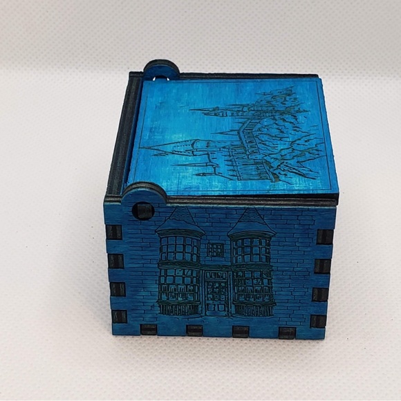 Harry Potter Wooden Crank Laser Engraved Musical Box - Picture 5 of 7